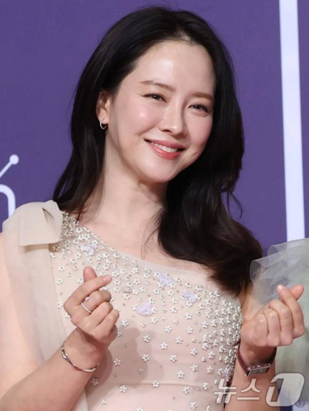 Mỹ nhân phim Sex is Zero U50 da căng mọng, đẹp gợi cảm: Tiết lộ 2 món nước giàu collagen dùng hàng ngày để trẻ lâu, loại số 1 bếp nhà nào cũng có- Ảnh 2.