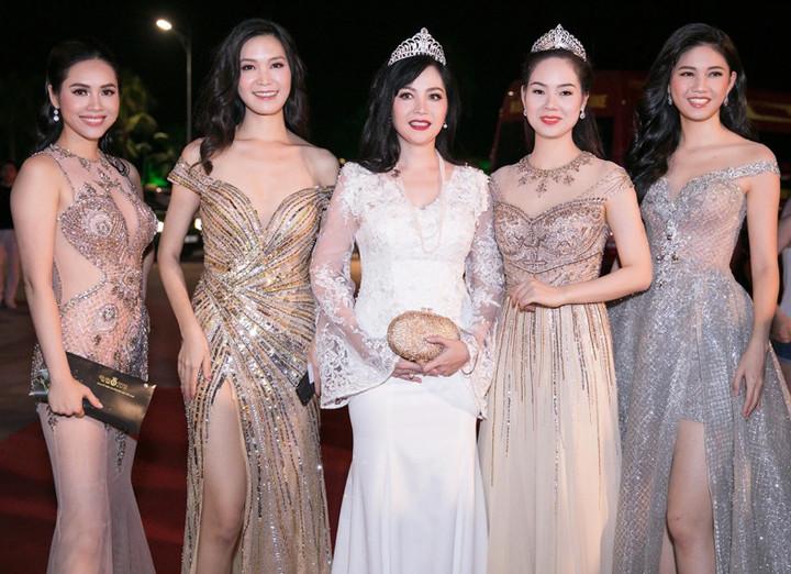 Người đẹp duy nhất từng 2 lần đăng quang Hoa hậu Việt Nam giờ ra sao?- Ảnh 3.