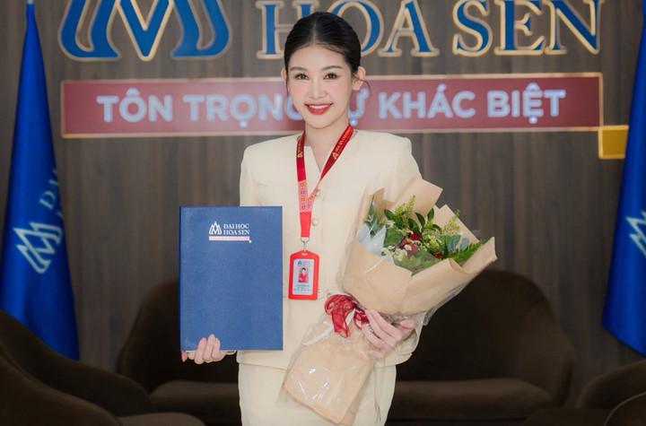 Hoa hậu Việt học tiến sĩ: Là phó khoa ở tuổi 30, hôn nhân viên mãn bên chồng MC- Ảnh 2.