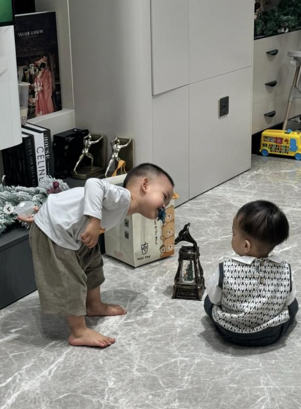 Văn Hậu mời hội cầu thủ bạn thân đến biệt thự mấy chục tỷ mới tậu, mừng sinh nhật vợ đẹp Doãn Hải My- Ảnh 5.