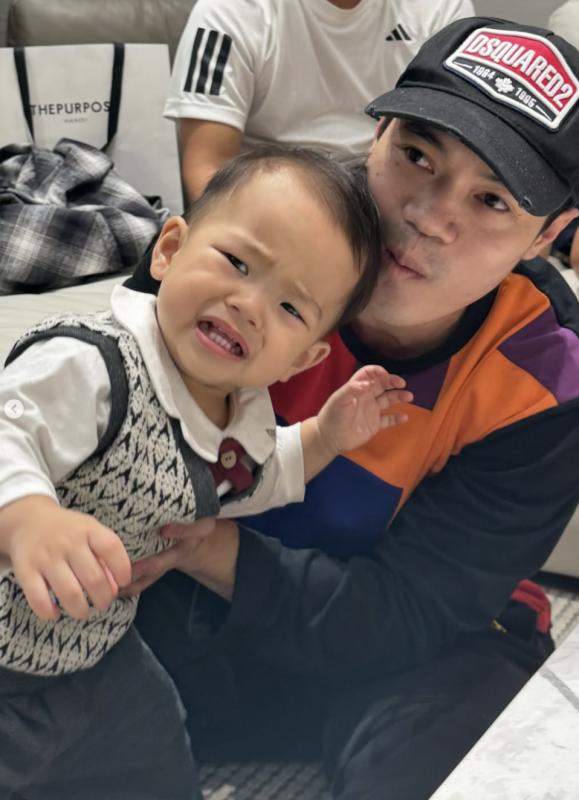 Văn Hậu mời hội cầu thủ bạn thân đến biệt thự mấy chục tỷ mới tậu, mừng sinh nhật vợ đẹp Doãn Hải My- Ảnh 2.