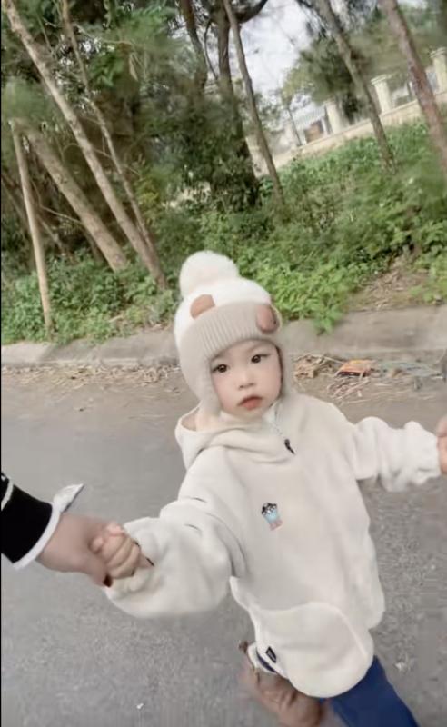 Người thân cận tung ảnh Doãn Hải My ở nhà chồng, nói gì về tin đồn tiểu thư to tiếng với Văn Hậu và mẹ?- Ảnh 3.
