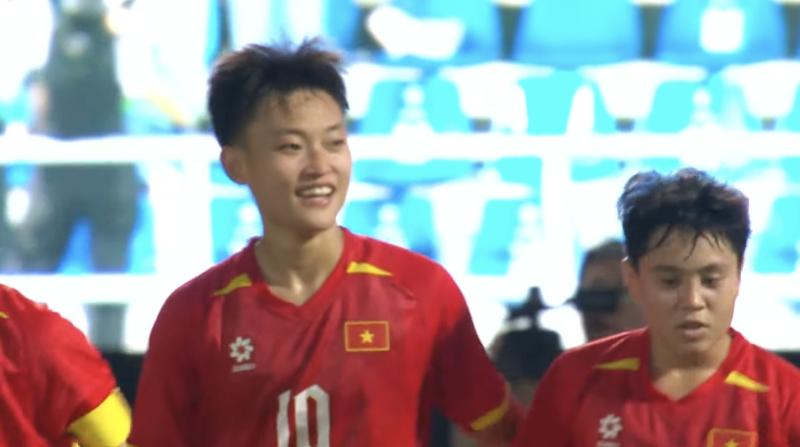 Đội tuyển Việt Nam thắng huỷ diệt 7-0 Malaysia tại SEA Games 33- Ảnh 1.