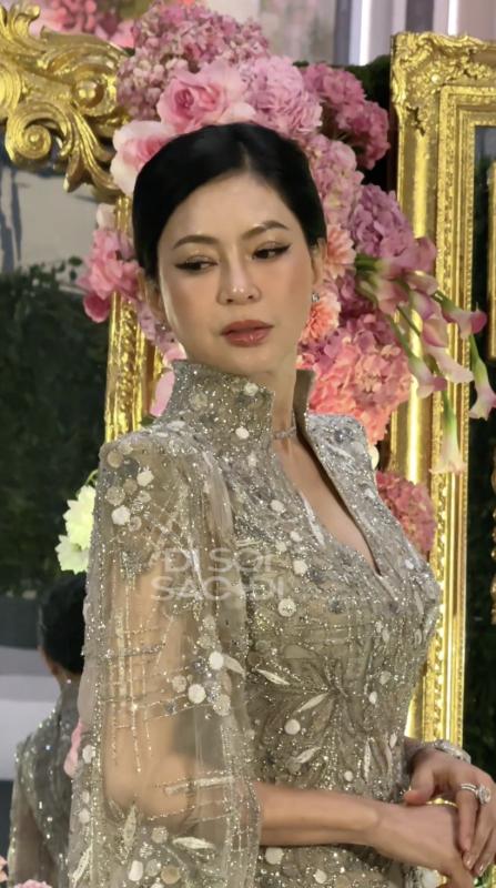 Phu nhân tỷ phú Jonathan Hạnh Nguyễn nhiều khác lạ trong siêu hôn lễ?- Ảnh 1.