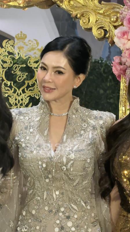 Phu nhân tỷ phú Jonathan Hạnh Nguyễn nhiều khác lạ trong siêu hôn lễ?- Ảnh 2.