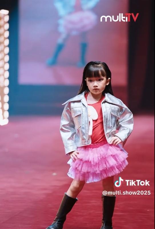 Mới 6 tuổi con gái Trường Giang - Nhã Phương đã 