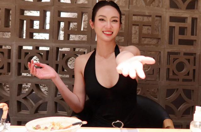 Sáng tỏ chuyện Vũ Thúy Quỳnh kết hôn với thiếu gia Đức Phạm- Ảnh 2.