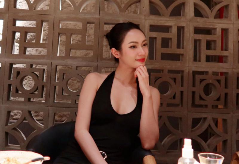 Vũ Thúy Quỳnh khoe nhẫn kim cương, đã được doanh nhân Đức Phạm cầu hôn?- Ảnh 1.