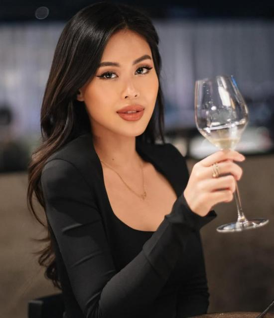 Tính cách thật sau vẻ hào nhoáng của ái nữ nhà tỷ phú Johnathan Hạnh Nguyễn- Ảnh 3.