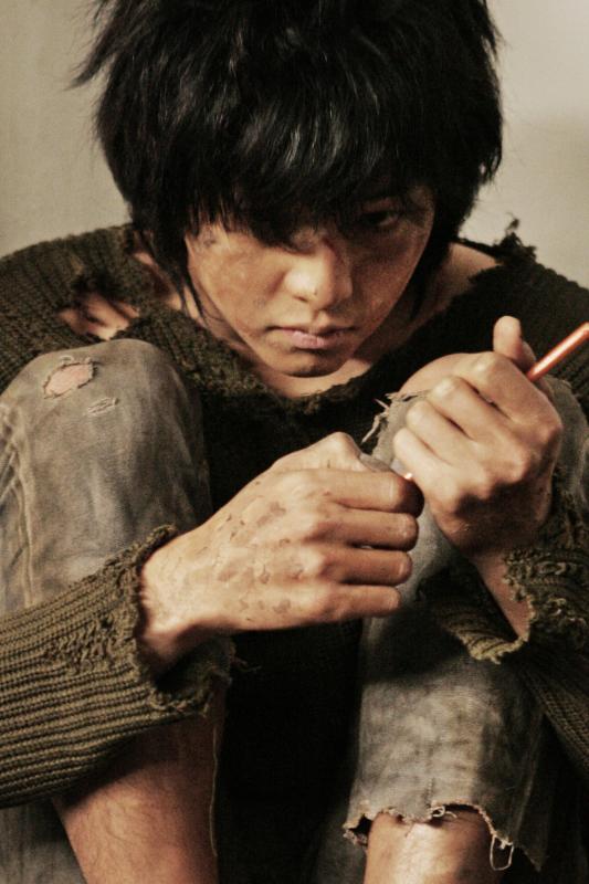 Không thể chấp nhận đây là Song Joong Ki- Ảnh 5.