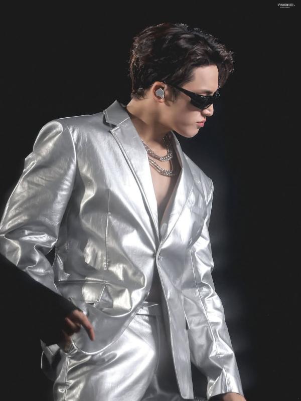Anh Trai bị tố “sao y” nam thần hot nhất Kpop: Từ trang phục, vũ đạo đến thần thái không thiếu thứ gì- Ảnh 11.