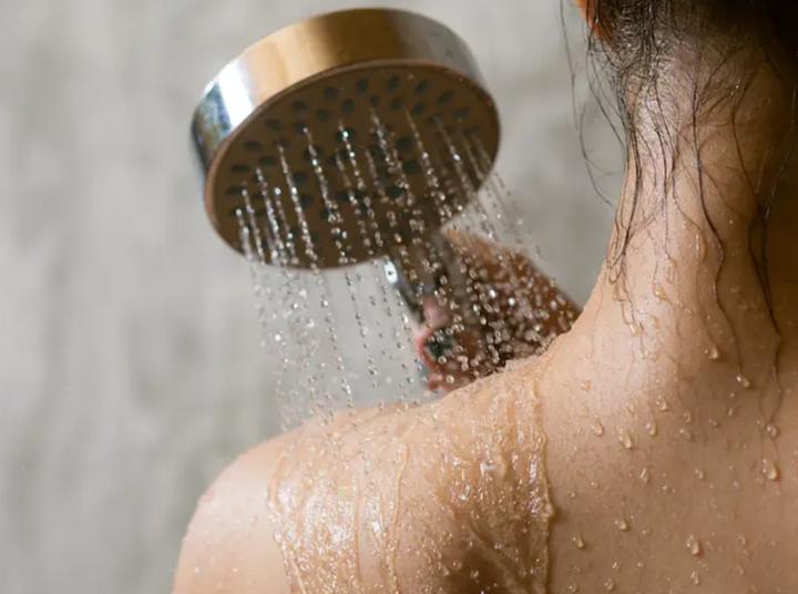 Da khô, ngứa vào mùa đông có phải do tắm rửa không đúng cách?- Ảnh 2.