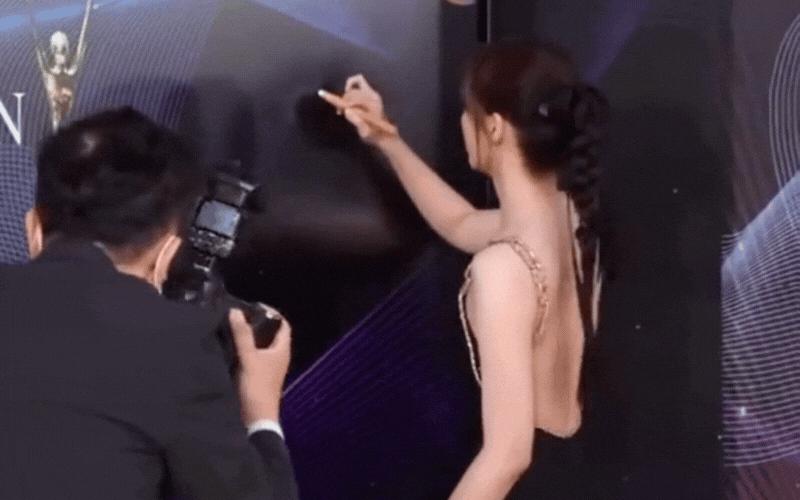 Mỹ nhân mở ra khái niệm visual thở cũng viral, đẹp đến độ “AI vĩnh viễn không thể sao chép