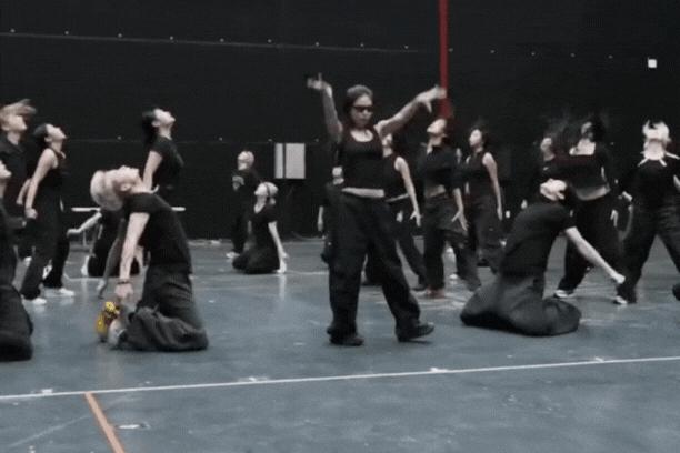 Jennie nhảy solo chưa bao giờ biết mệt là gì!- Ảnh 3.