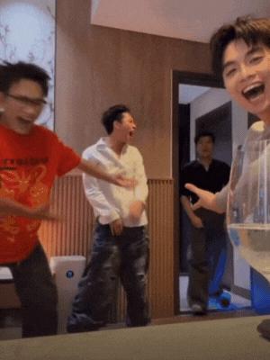 "Tóm dính" dàn GERDNANG: HIEUTHUHAI không hẹn hò mà tụ tập hội bạn, hoá ra "đêm kinh hoàng" của Vbiz xuất phát từ đây!- Ảnh 4.