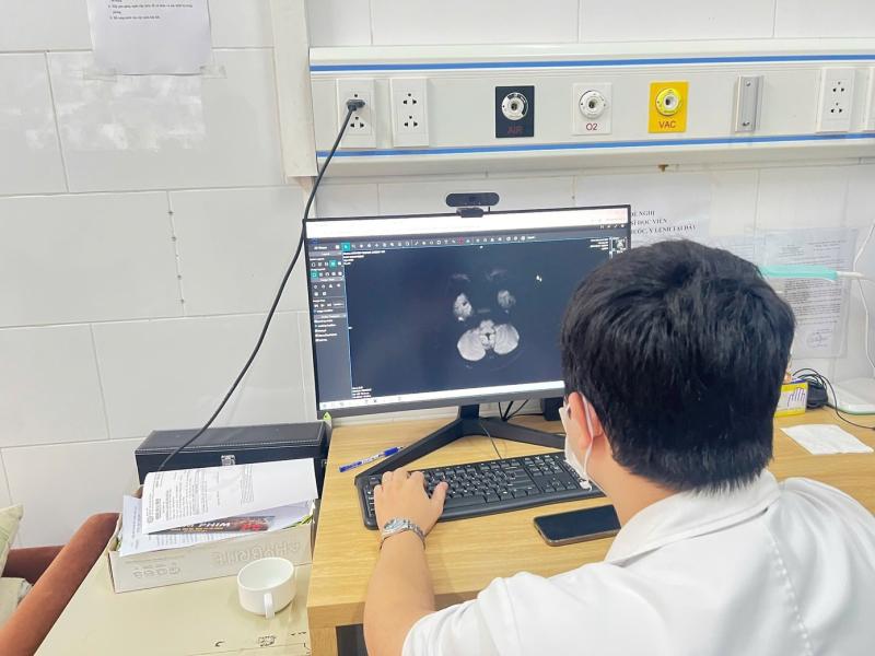 Vết cắt vô hình sau làn khói thuốc- Ảnh 2.