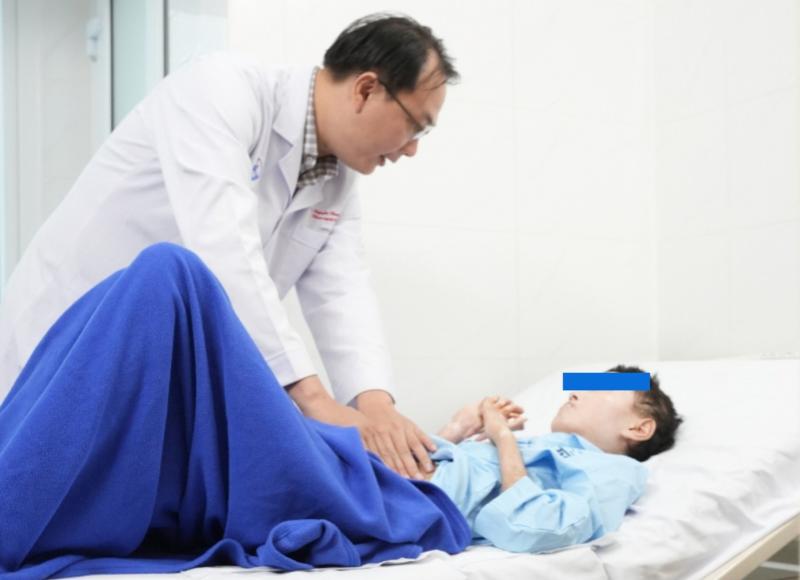 Hội chứng bóp nghẹt tá tràng hiếm gặp khiến cô gái trẻ 'chết mòn'- Ảnh 1.