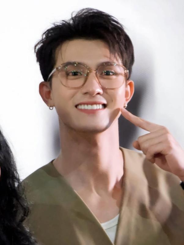 Cơ phó Việt được ví đẹp như Won Bin là ai?- Ảnh 10.