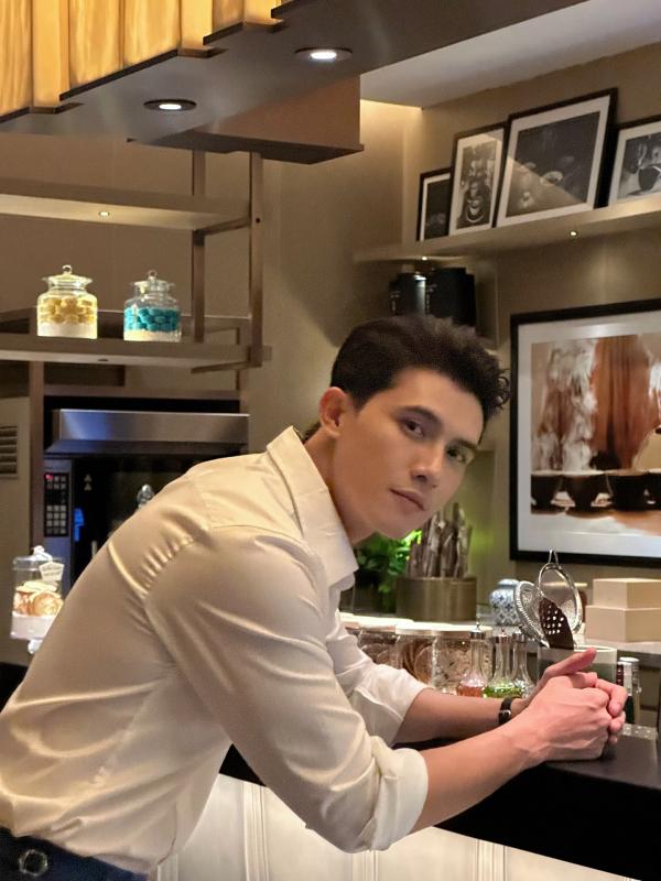 Cơ phó Việt được ví đẹp như Won Bin là ai?- Ảnh 8.
