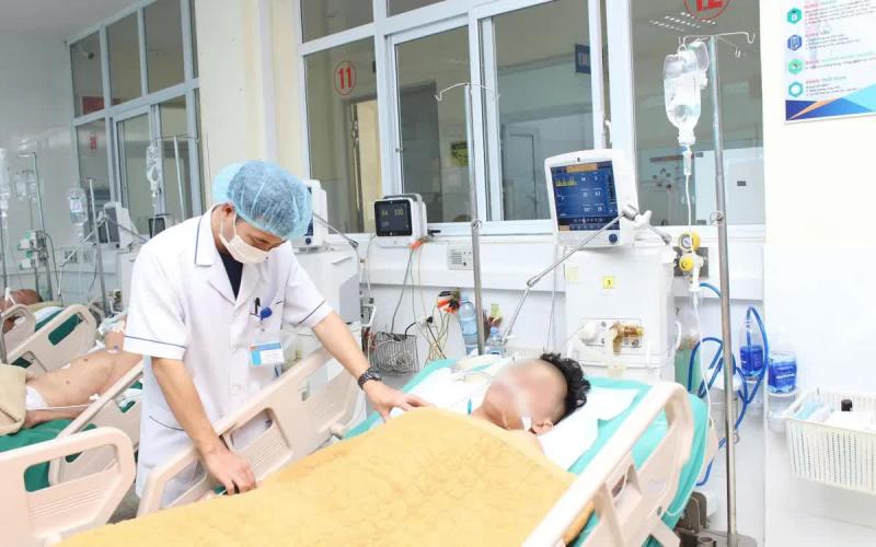 Tự ý truyền dịch, nam thanh niên nguy kịch vì phù phổi cấp- Ảnh 1.