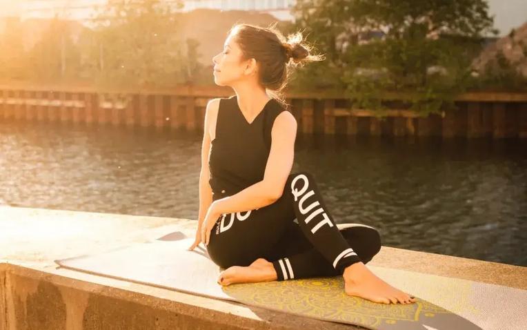 Ngoài 50 tuổi, tôi mới hiểu: Sống lâu không nằm ở bí quyết lớn lao, mà ở những điều rất nhỏ mỗi ngày- Ảnh 1.