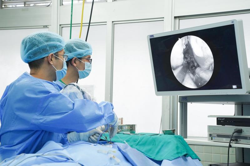 Đau đầu, mờ mắt suốt 10 năm vì ‘sát thủ’ ẩn mình trong não- Ảnh 1.