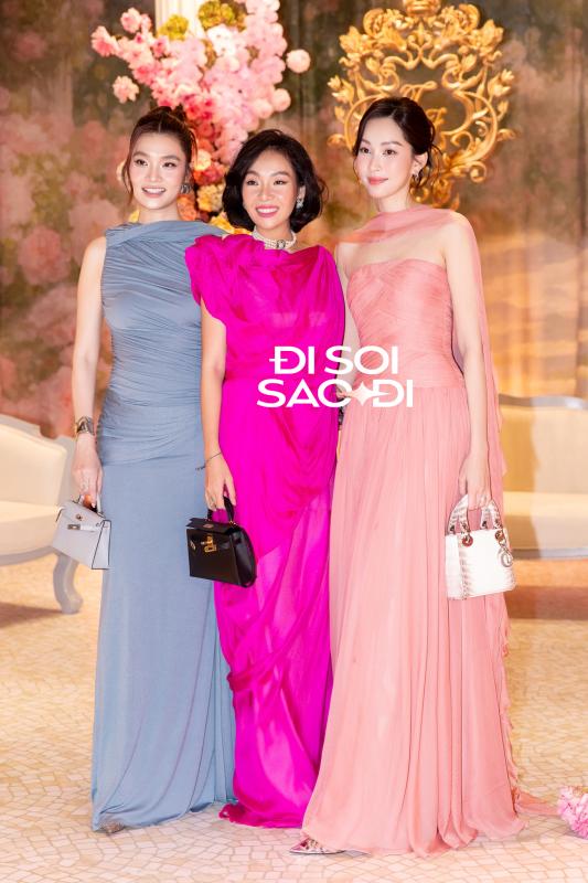 Đại tiệc sao trong đám cưới Tiên Nguyễn: Hà Tăng - Linh Rin đẹp ngây ngất, Tóc Tiên lẻ bóng đến dự- Ảnh 3.