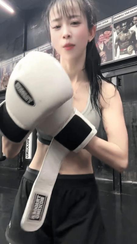 Hot girl thể thao sơ hở là đánh đấm, 20 năm càng bầm dập càng trẻ đẹp- Ảnh 6.