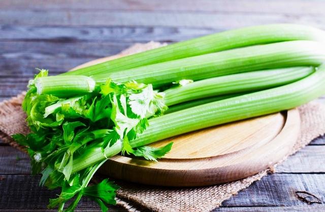 Sau 40 tuổi, chị em cứ ăn 5 thực phẩm này thì chẳng mấy mà đốt cháy chất béo, điều hòa khí huyết, lại có da đẹp nhờ giàu collagen- Ảnh 2.