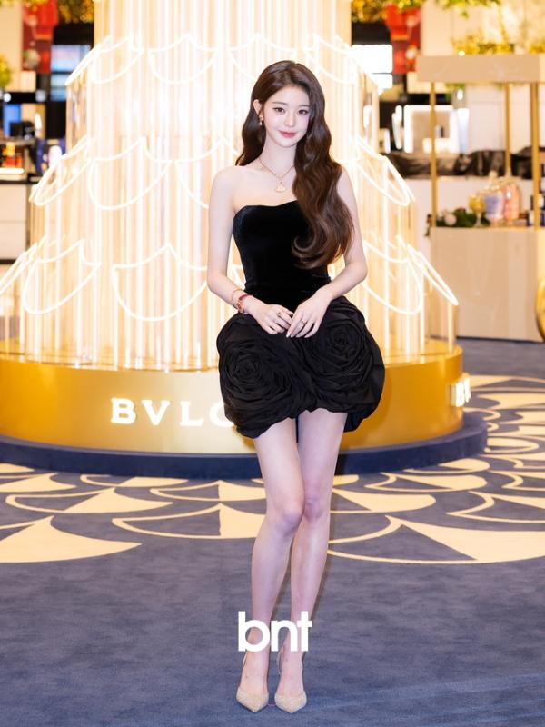 Cú xoay "ăn tiền" của công chúa Kpop- Ảnh 2.