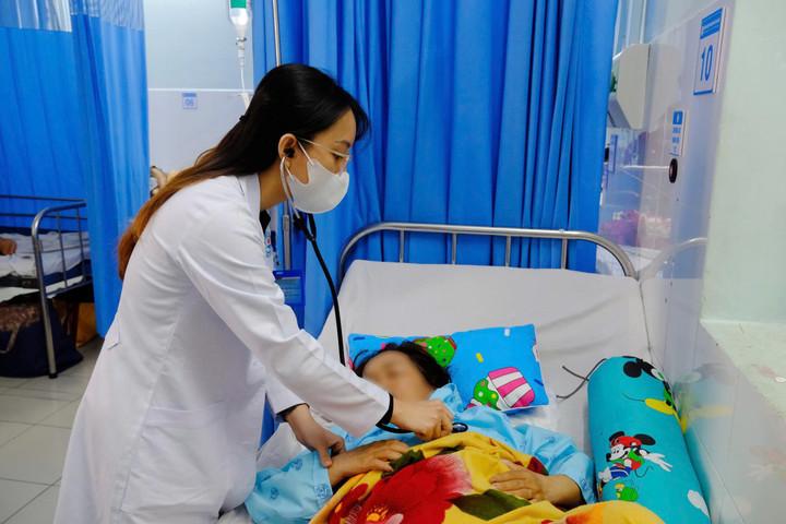 Cứu sống bệnh nhân đột quỵ do vỡ túi phình mạch máu não nguy cơ tử vong cao- Ảnh 1.
