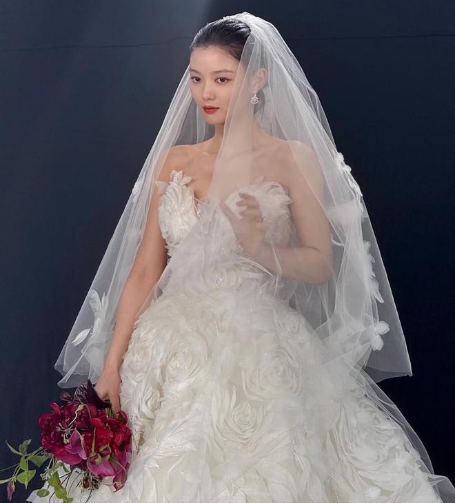 Kim Yoo Jung cưới lần nào gây bão mạng lần đó- Ảnh 5.