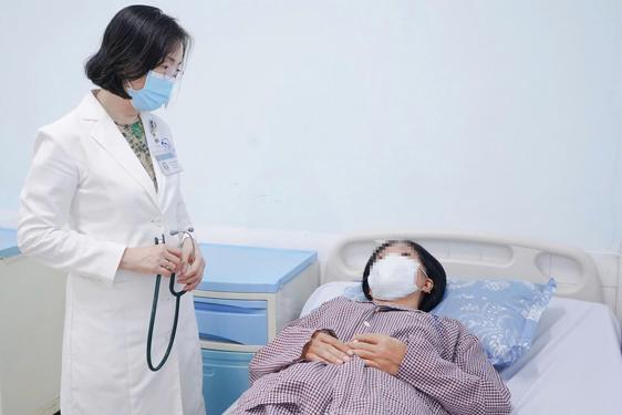 Đổ bệnh do thời tiết ẩm ương- Ảnh 1.