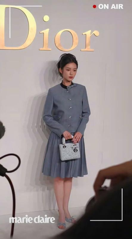 Đại sứ để chân trần giữa thời tiết âm 3 độ C, Dior hưởng lợi- Ảnh 10.
