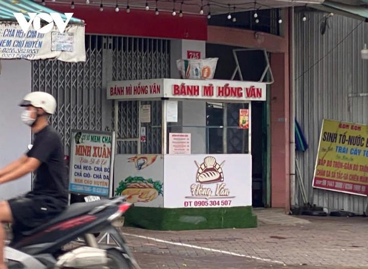 Số người ngộ độc do ăn bánh mì ở Quảng Ngãi tiếp tục tăng mạnh- Ảnh 1.
