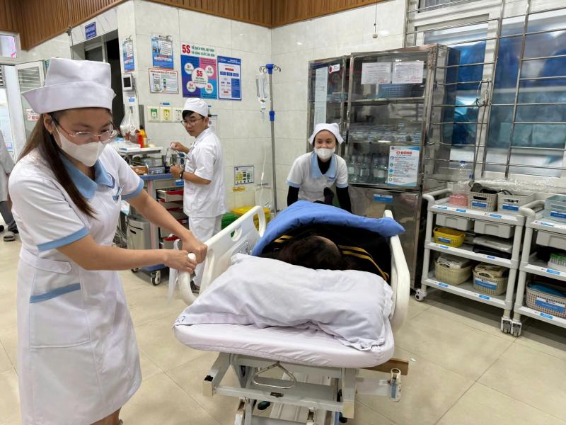 Nguyên nhân khiến 203 người bị ngộ độc sau khi ăn bánh mì Hồng Vân ở Quảng Ngãi- Ảnh 2.