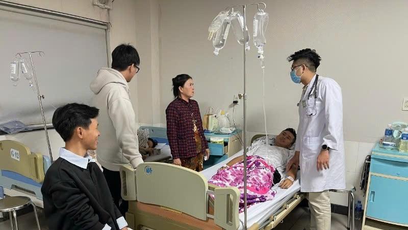 Vụ ngộ độc bánh mì ở Lâm Đồng: Phát hiện vi khuẩn Salmonella trong nem chua, thịt xá xíu- Ảnh 1.