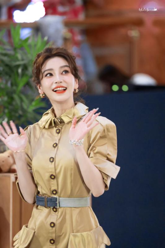 Angelababy gây phẫn nộ vì mặc đồ Haute Couture để livestream bán hàng- Ảnh 9.