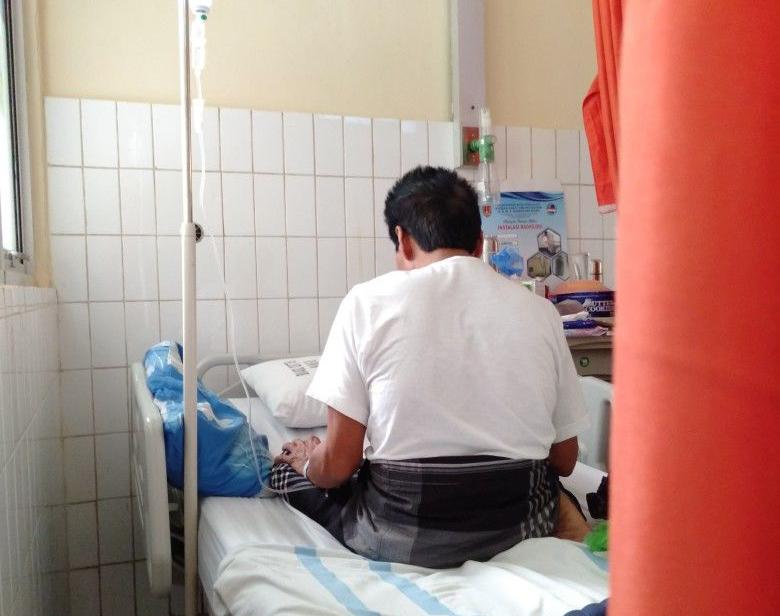 Làm "chuyện ấy" quá nhiều có gây tổn thương thận? Bác sĩ: Đây mới là 5 thói quen "phá thận" hàng đầu!- Ảnh 1.