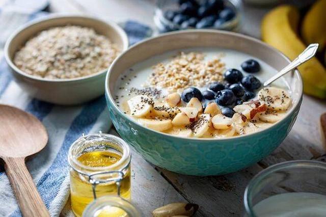 Tôi hỏi các bác sĩ: Đâu là thực phẩm tốt nhất giúp giảm cholesterol - tất cả họ đều chung một câu trả lời- Ảnh 2.