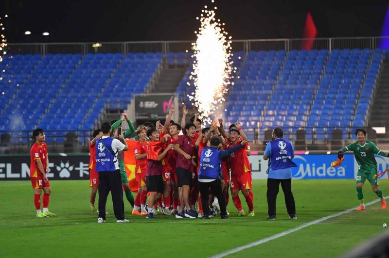 Năm qua HLV Kim Sang-sik đã làm gì?- Ảnh 3.