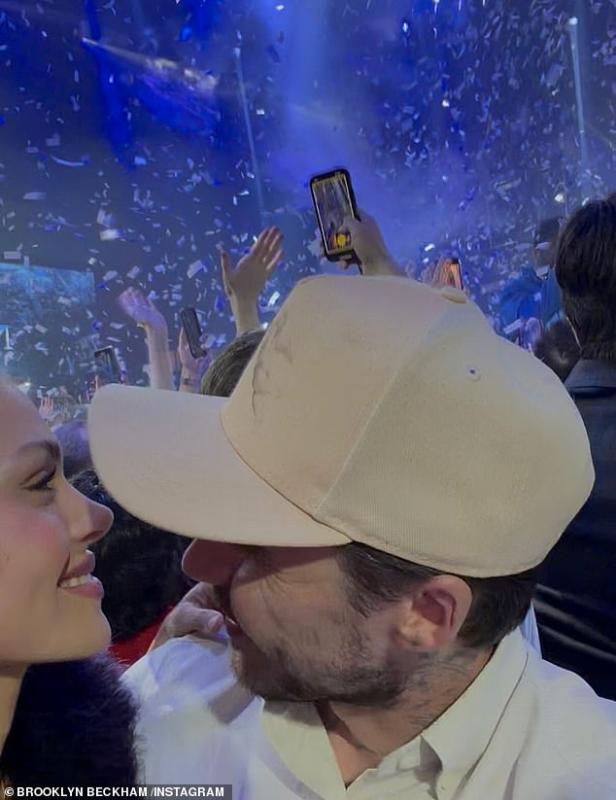 Con cả tuyên bố cắt đứt quan hệ với David Beckham và Victoria, nàng dâu phải khoá bình luận vì 