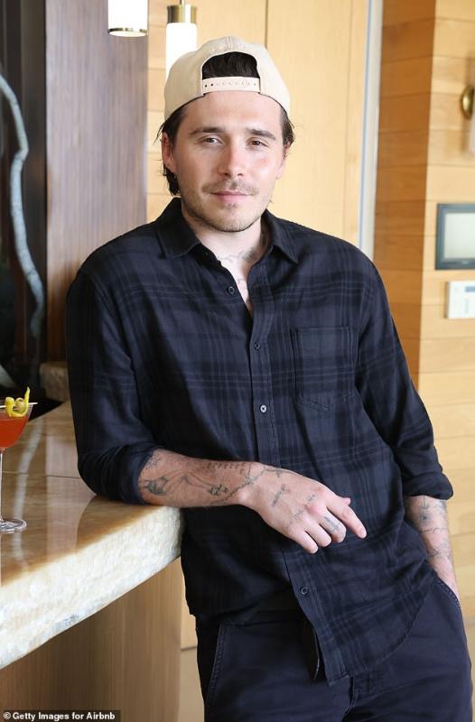 Gắt: Cậu cả nhà Beckham cảnh báo bố mẹ - David và Victoria - hãy liên lạc thông qua luật sư giữa drama gia đình- Ảnh 1.