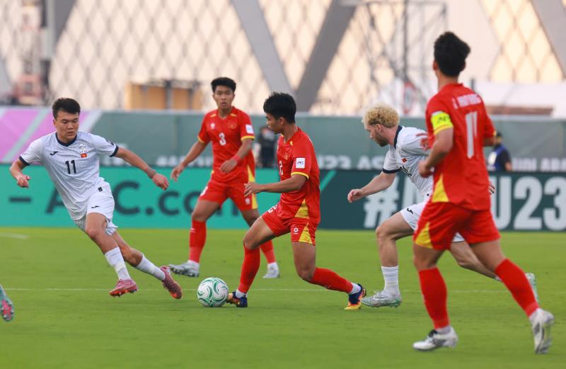 "Cái chân trái ma thuật" của Khuất Văn Khang khiến lưới U23 Kyrgyzstan rung lên bần bật- Ảnh 3.