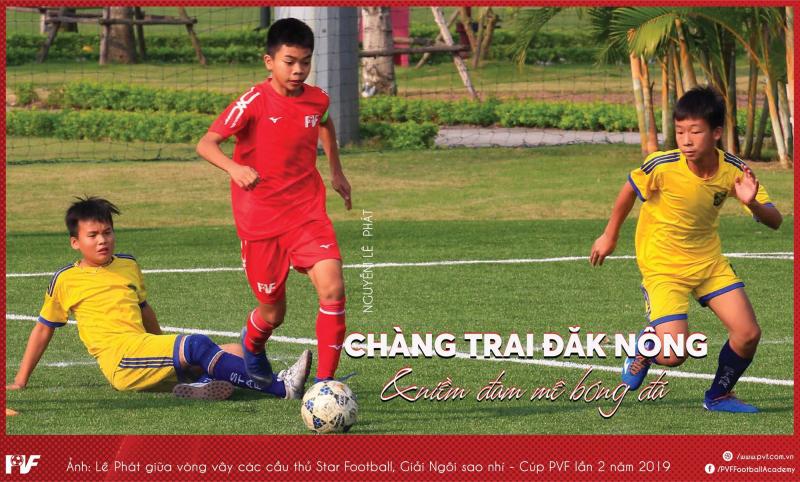 Xúc động câu chuyện mẹ ở trọ 3 năm, rửa bát, làm thuê nuôi giấc mơ cầu thủ của em út U23 Việt Nam- Ảnh 3.