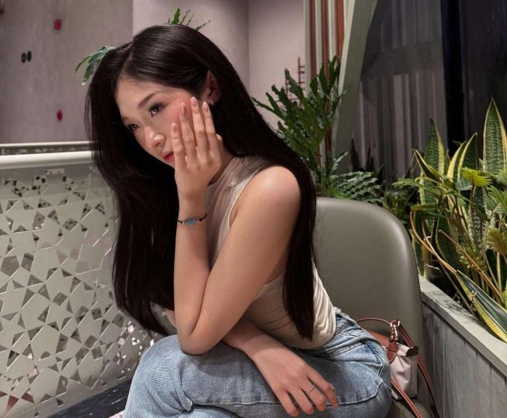 Lan truyền loạt ảnh thủ môn hotboy U23 Việt Nam Trần Trung Kiên tình tứ bên bạn gái tin đồn, visual 