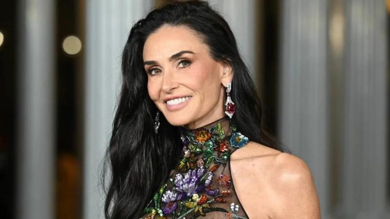 Demi Moore gây 