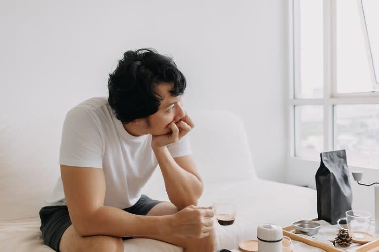 Sau tuổi 40, vì sao nhiều nam giới bỗng nhiên hay mệt mỏi, dễ cáu gắt? Biết lý do nhiều anh còn cảm thấy ngại- Ảnh 1.