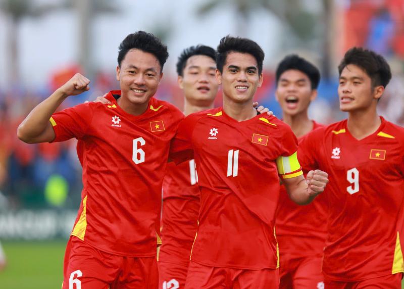 "Cái chân trái ma thuật" của Khuất Văn Khang khiến lưới U23 Kyrgyzstan rung lên bần bật- Ảnh 8.