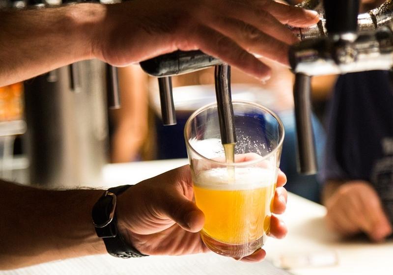 Vì sao bia có vị đắng nhưng vẫn khiến hàng triệu người 
